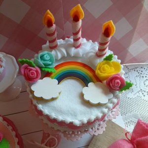 White Rainbow UNICORN felt decorate a cake box!